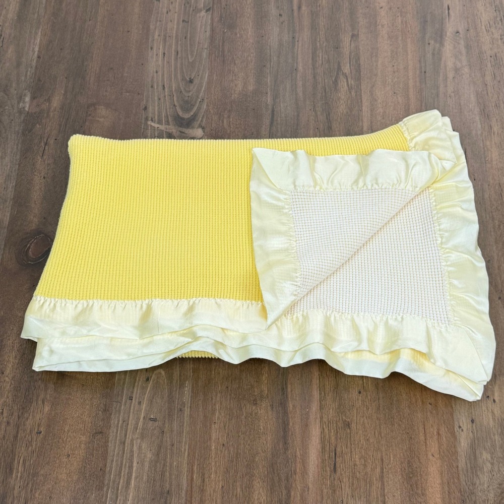 Unbranded Baby Blanket Unisex Yellow Vtg Waffle Thermal Ruffle Satin Trim Pastel